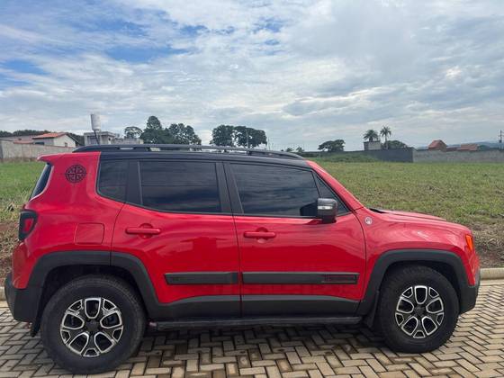JEEP RENEGADE 2.0 16V TURBO DIESEL TRAILHAWK 4P 4X4 AUTOMÁTICO JEEP RENEGADE 2.0 16V TURBO DIESEL TRAILHAWK 4P 4X4 AUTOMÁTICO